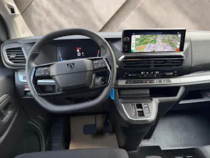 PEUGEOT Traveller Standard 2.2 BlueHDi 180  Family Edition S/S