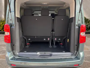 PEUGEOT Traveller Standard 2.2 BlueHDi 180 Family Edition S/S