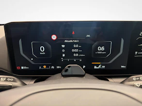 https://vehicle.imgix.net/4404801/1bf1ac99-d13d-4577-9e2c-460c5d3db48a.jpg