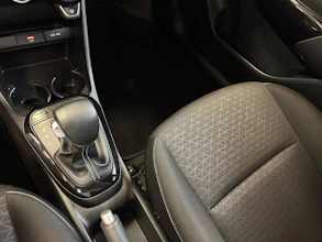 https://vehicle.imgix.net/4404805/81347724-b53b-4883-808a-d2b5419a4b35.jpg