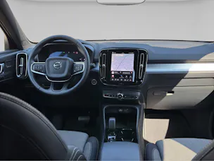 VOLVO XC40 2.0 B4 MH Plus Dark