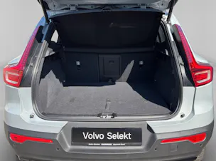 VOLVO XC40 2.0 B4 MH Plus Dark