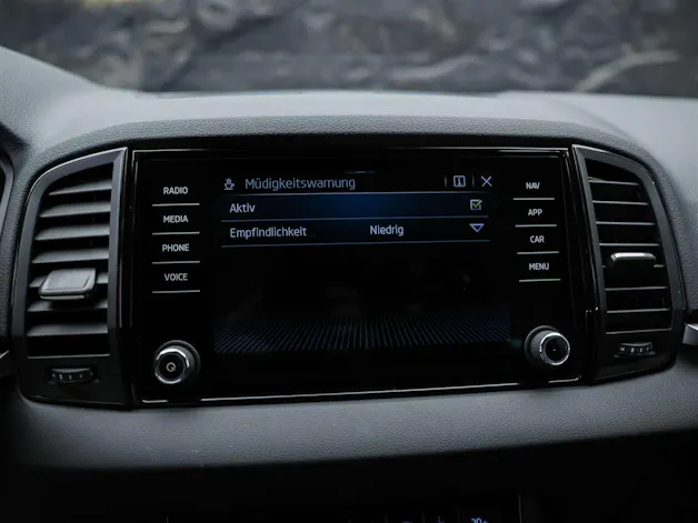 Škoda Karoq 1.5 TSI Selection DSG *Sitzheizung*Lenkradheizung*Rückfahrkamera*