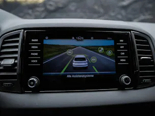 Škoda Karoq 1.5 TSI Selection DSG *Sitzheizung*Lenkradheizung*Rückfahrkamera*