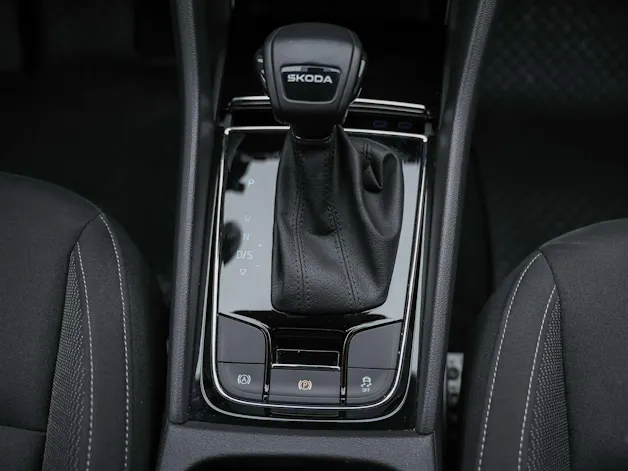 Škoda Karoq 1.5 TSI Selection DSG *Sitzheizung*Lenkradheizung*Rückfahrkamera*