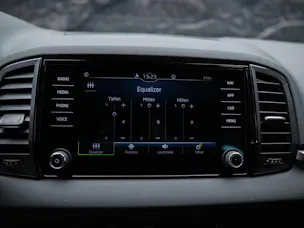 Škoda Karoq 1.5 TSI Selection DSG *Sitzheizung*Lenkradheizung*Rückfahrkamera*