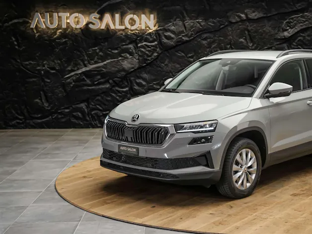 Škoda Karoq 1.5 TSI Selection DSG *Sitzheizung*Lenkradheizung*Rückfahrkamera*