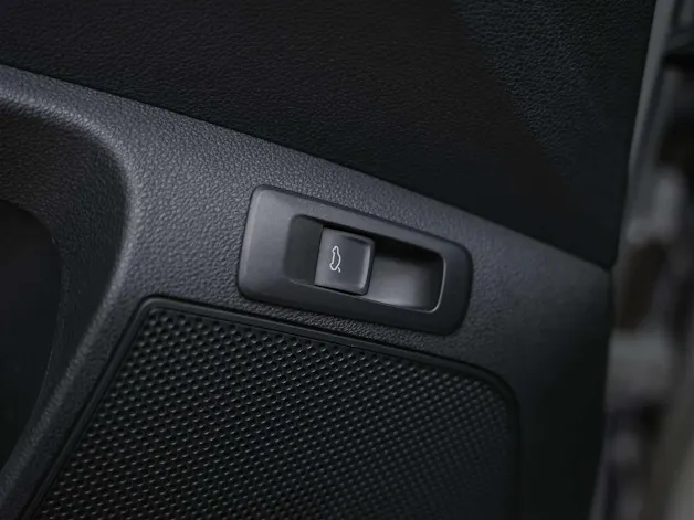 Škoda Karoq 1.5 TSI Selection DSG *Sitzheizung*Lenkradheizung*Rückfahrkamera*