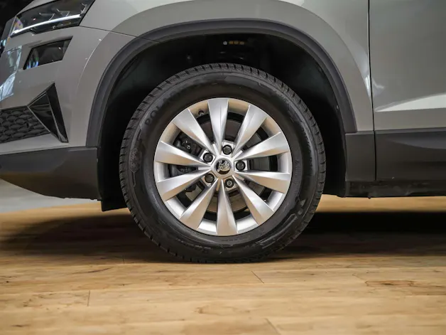 Škoda Karoq 1.5 TSI Selection DSG *Sitzheizung*Lenkradheizung*Rückfahrkamera*