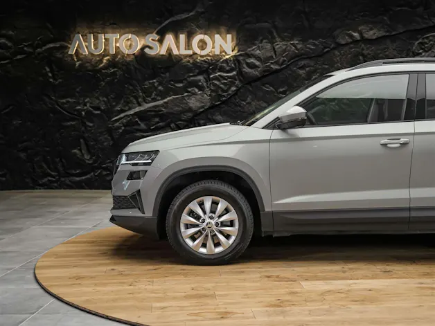 Škoda Karoq 1.5 TSI Selection DSG *Sitzheizung*Lenkradheizung*Rückfahrkamera*