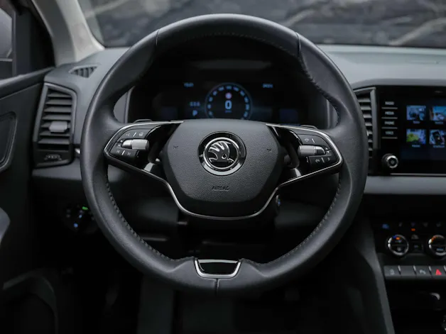 Škoda Karoq 1.5 TSI Selection DSG *Sitzheizung*Lenkradheizung*Rückfahrkamera*