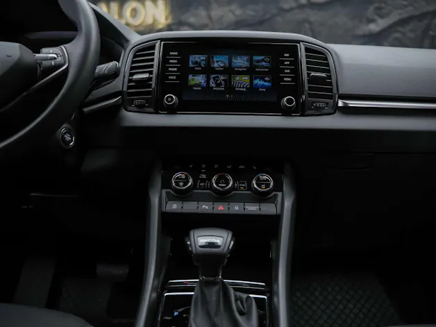 Škoda Karoq 1.5 TSI Selection DSG *Sitzheizung*Lenkradheizung*Rückfahrkamera*