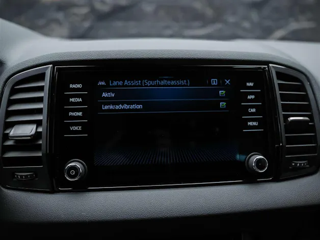 Škoda Karoq 1.5 TSI Selection DSG *Sitzheizung*Lenkradheizung*Rückfahrkamera*