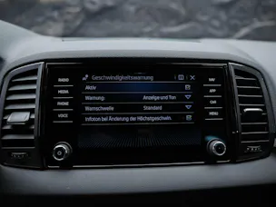 Škoda Karoq 1.5 TSI Selection DSG *Sitzheizung*Lenkradheizung*Rückfahrkamera*