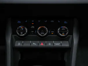Škoda Karoq 1.5 TSI Selection DSG *Sitzheizung*Lenkradheizung*Rückfahrkamera*