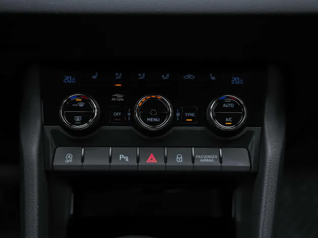 Škoda Karoq 1.5 TSI Selection DSG *Sitzheizung*Lenkradheizung*Rückfahrkamera*