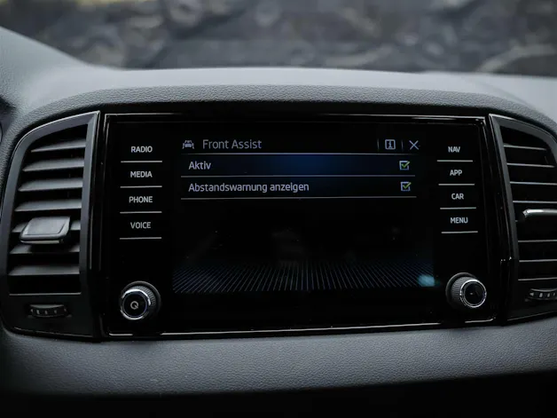 Škoda Karoq 1.5 TSI Selection DSG *Sitzheizung*Lenkradheizung*Rückfahrkamera*