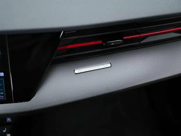 Audi RS3 Limousine 2.5 TSI quattro S-tronic *Head Up*Panorama*Bang&Olufsen*