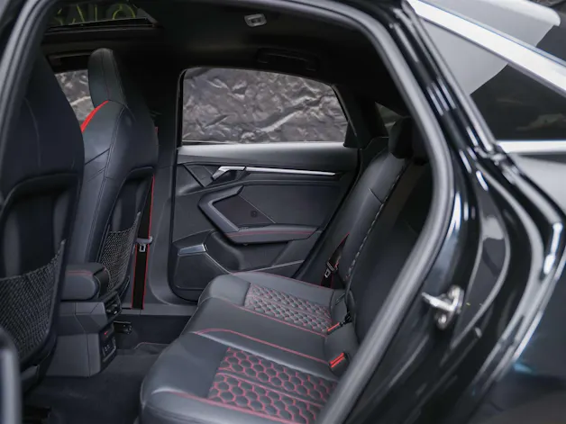 Audi RS3 Limousine 2.5 TSI quattro S-tronic *Head Up*Panorama*Bang&Olufsen*