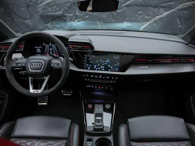 Audi RS3 Limousine 2.5 TSI quattro S-tronic *Head Up*Panorama*Bang&Olufsen*