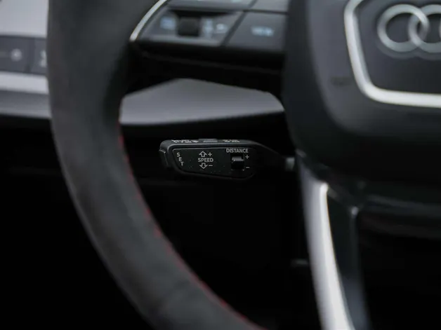 Audi RS3 Limousine 2.5 TSI quattro S-tronic *Head Up*Panorama*Bang&Olufsen*