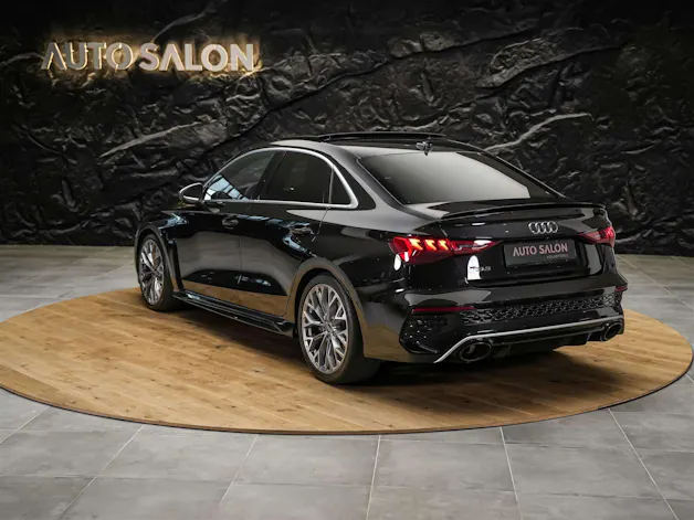 Audi RS3 Limousine 2.5 TSI quattro S-tronic *Head Up*Panorama*Bang&Olufsen*