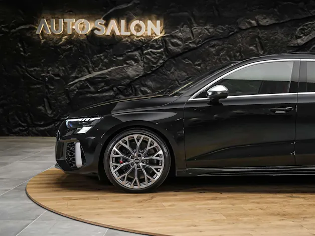 Audi RS3 Limousine 2.5 TSI quattro S-tronic *Head Up*Panorama*Bang&Olufsen*