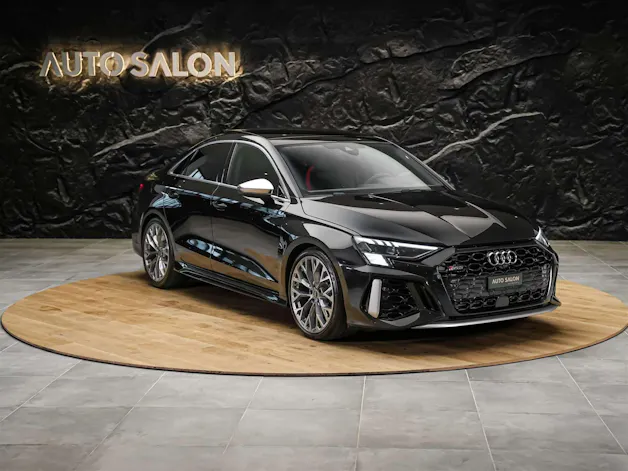 Audi RS3 Limousine 2.5 TSI quattro S-tronic *Head Up*Panorama*Bang&Olufsen*