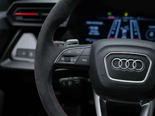 Audi RS3 Limousine 2.5 TSI quattro S-tronic *Head Up*Panorama*Bang&Olufsen*