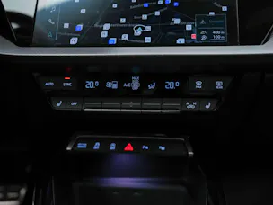 Audi RS3 Limousine 2.5 TSI quattro S-tronic *Head Up*Panorama*Bang&Olufsen*