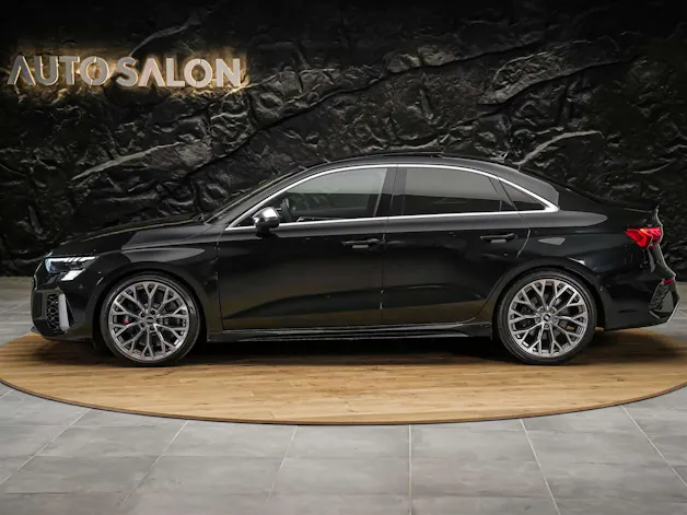 Audi RS3 Limousine 2.5 TSI quattro S-tronic *Head Up*Panorama*Bang&Olufsen*