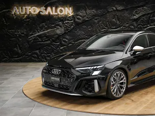 Audi RS3 Limousine 2.5 TSI quattro S-tronic *Head Up*Panorama*Bang&Olufsen*