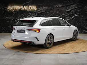Škoda Octavia Combi 2.0 TSI DSG RS *Werksgarantie*Head Up Display*Abstandsregler*