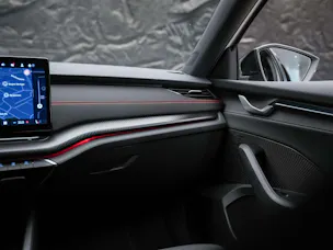 Škoda Octavia Combi 2.0 TSI DSG RS *Werksgarantie*Head Up Display*Abstandsregler*