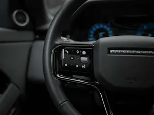 Land Rover Range Rover Evoque R-Dynamic D 200 MHEV SE AT9 *Facelift*Werksgarantie*Panorama*