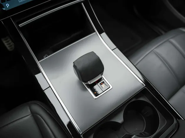 Land Rover Range Rover Evoque R-Dynamic D 200 MHEV SE AT9 *Facelift*Werksgarantie*Panorama*