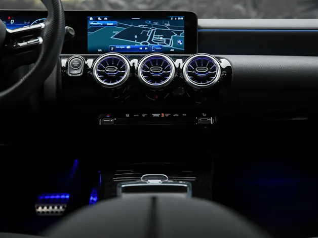 Mercedes-Benz A 200 AMG Line 7G-DCT *Rückfahrkamera*Lenkradheizung*AMG Line Advanced Plus*