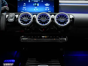 Mercedes-Benz A 250 AMG Line 4Matic 8G-DCT *Facelift*Multibeam LED*AMG Line Advanced plus*