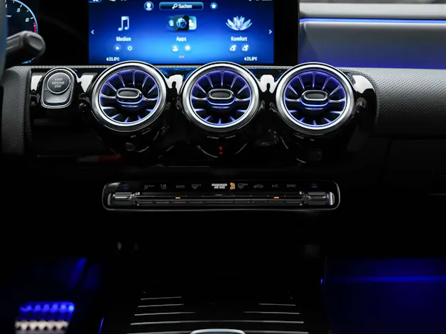 Mercedes-Benz A 250 AMG Line 4Matic 8G-DCT *Facelift*Multibeam LED*AMG Line Advanced plus*