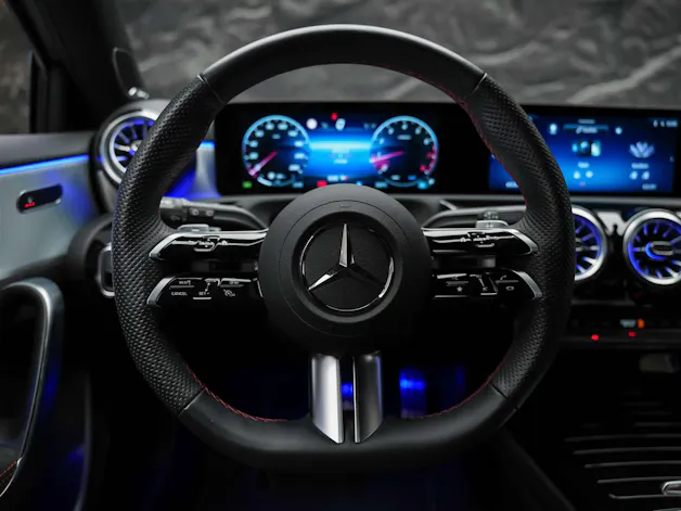 Mercedes-Benz A 250 AMG Line 4Matic 8G-DCT *Facelift*Multibeam LED*AMG Line Advanced plus*