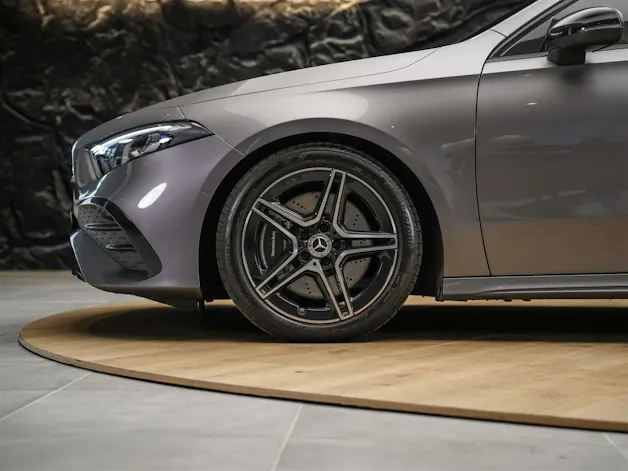 Mercedes-Benz A 250 AMG Line 4Matic 8G-DCT *Facelift*Multibeam LED*AMG Line Advanced plus*