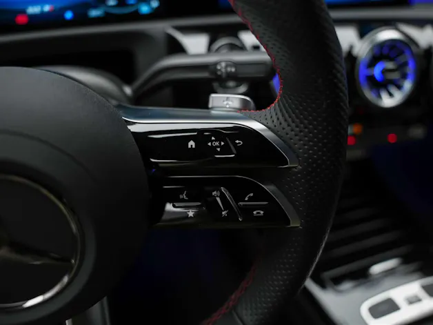 Mercedes-Benz A 250 AMG Line 4Matic 8G-DCT *Facelift*Multibeam LED*AMG Line Advanced plus*