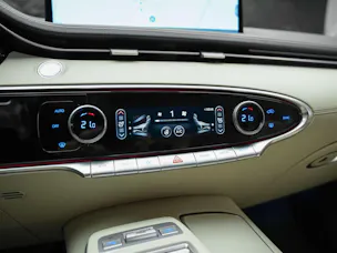 Genesis GV70 2.5 TGDI Luxury AT8 AWD *Panorama*Lexicon*Massage*Sitzlüftung*