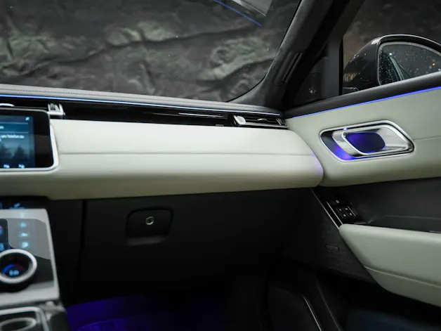Land Rover Range Rover Velar R-Dynamic P 380 HSE *First Edition*Massage*Panorama*360°Kamera*Sitzbelüftung*
