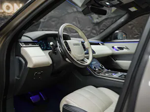 Land Rover Range Rover Velar R-Dynamic P 380 HSE *First Edition*Massage*Panorama*360°Kamera*Sitzbelüftung*
