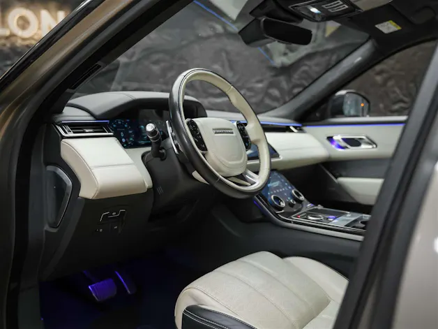 Land Rover Range Rover Velar R-Dynamic P 380 HSE *First Edition*Massage*Panorama*360°Kamera*Sitzbelüftung*