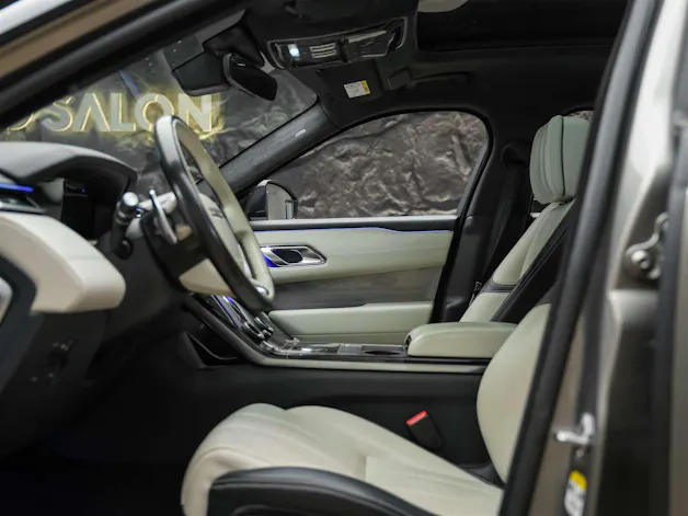 Land Rover Range Rover Velar R-Dynamic P 380 HSE *First Edition*Massage*Panorama*360°Kamera*Sitzbelüftung*