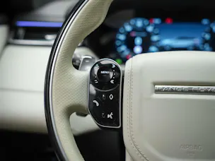 Land Rover Range Rover Velar R-Dynamic P 380 HSE *First Edition*Massage*Panorama*360°Kamera*Sitzbelüftung*
