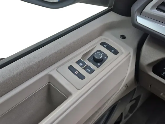 VW Multivan 2.0 TDI Life DSG