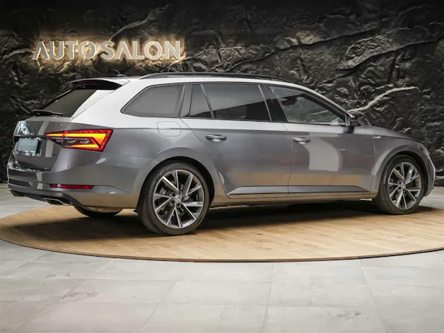 Škoda Superb Combi 2.0 TSI 280 SportLine 4x4 DSG *Facelift*Panorama*Sportsitze*360°Kamera*